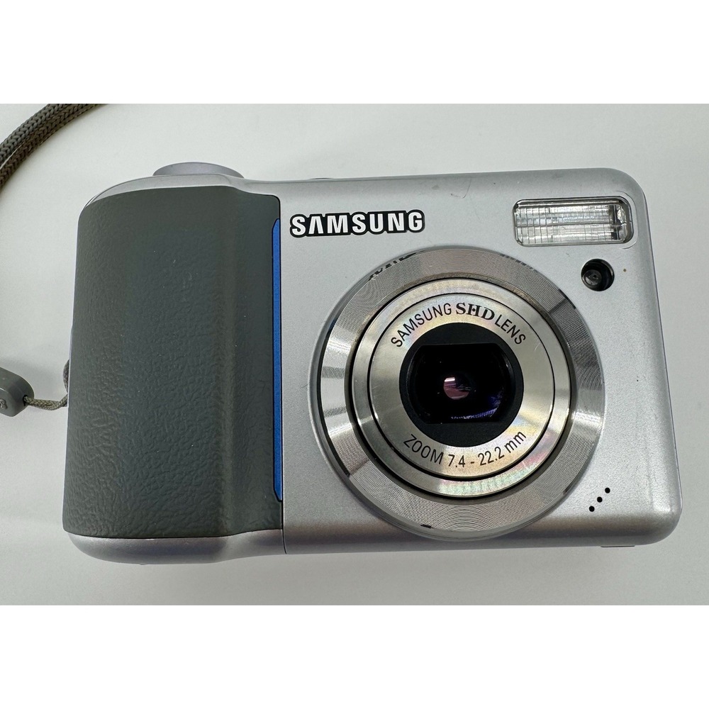 Samsung Digimax S800 8.1 Mega Pixels Digital Camera Silver Point in Original Box